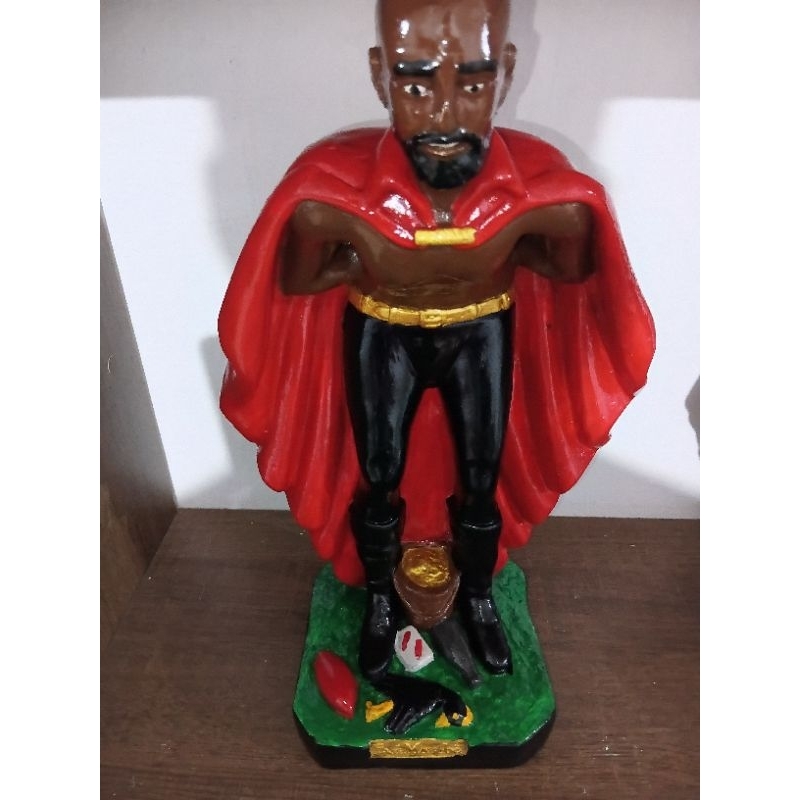 imagem exu marabo 40cm gesso maciço + brindes de castiçal de caveira e 8 cranios de gesso