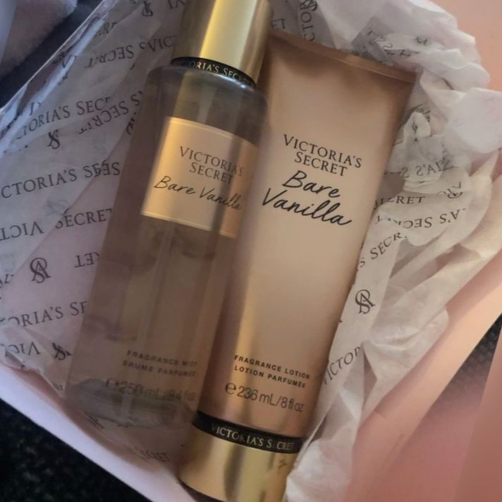 Kit Victoria Body Splash + Hidratante (Bisnaga) | Bare Vanilla
