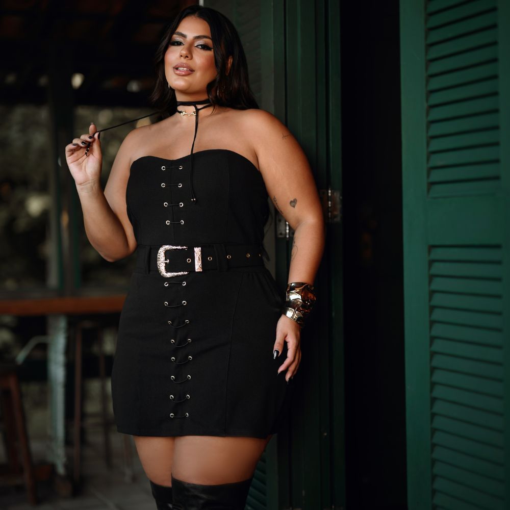 MACAQUINHO TOMARA QUE CAIA DETALHES ILHÓS ACOMPANHA CINTO PLUS SIZE VESTE DO 46 AO 50 ELEGANTE
