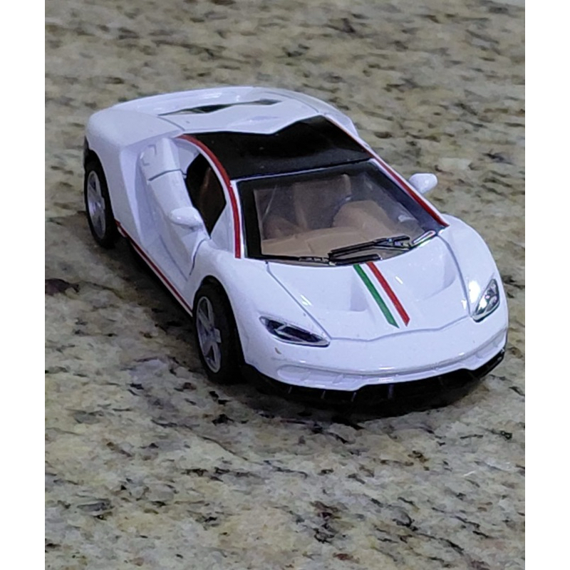 miniatura colecionável do Lamborghini Centenario, feita de metal