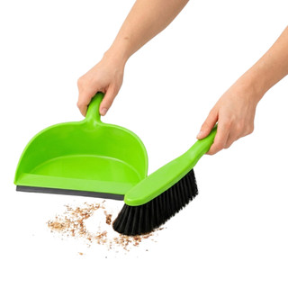 Kit Vassourinha e Pá Plástico 31x22cm Resistente Limpeza Multiuso Cores Sortidas Mesa Casa