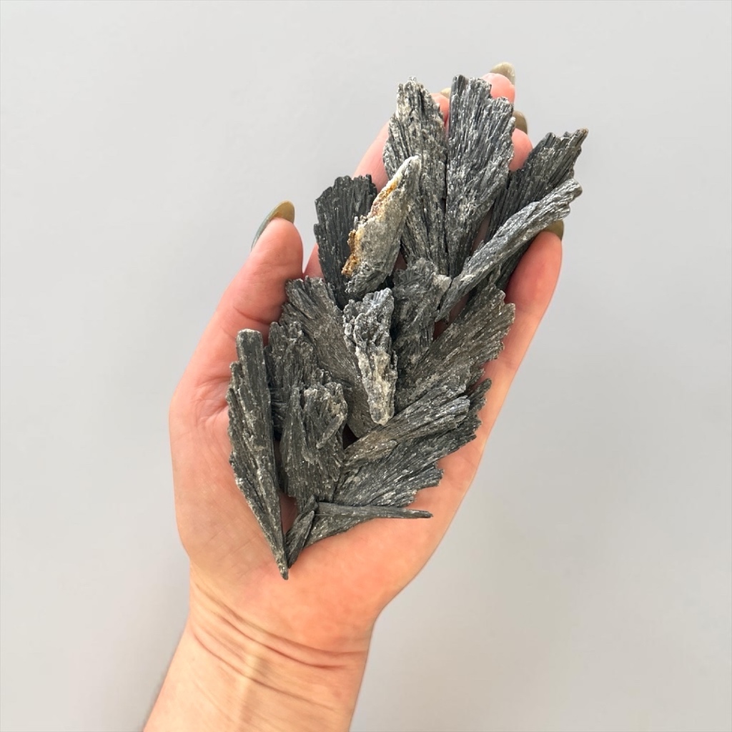 Turmalina Negra | Vassoura de Bruxa | Natural 110g Proteção Cristal Kit