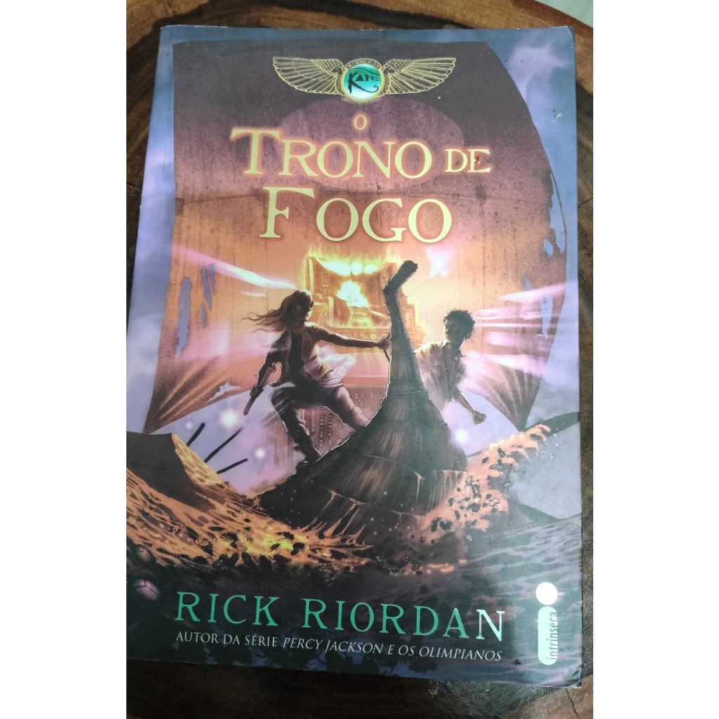 Livro - O trono de fogo: (Série As crônicas dos Kane) - Usado - Perfeito Estado