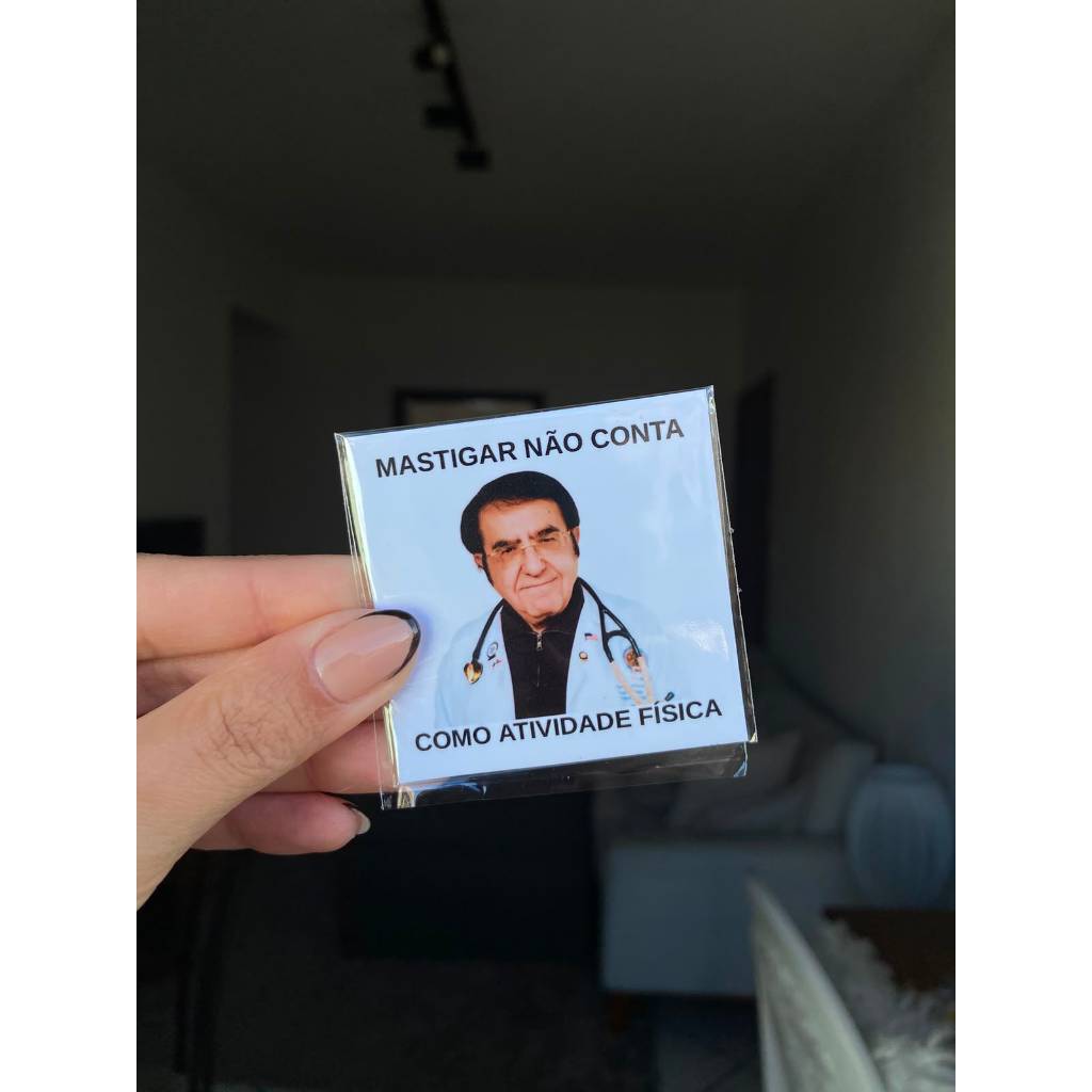 Imã Dr Now Quilos Mortais - Imã de Geladeira - Imã engraçado - Presente Criativo - Meio Amarga
