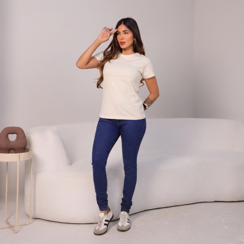 Blusa Camiseta Feminina Básica Lisa 100% Algodão Academia Casual Branca Estilo Gringa Combina Tudo