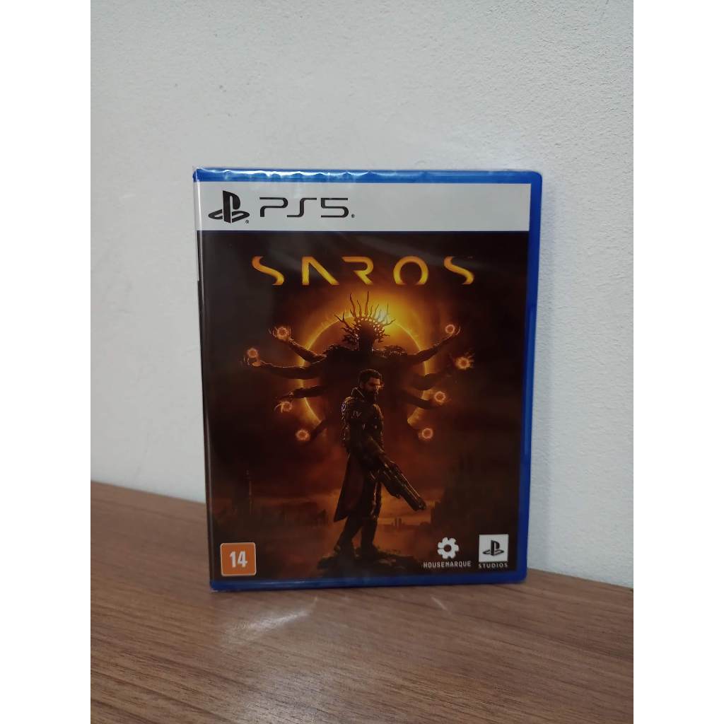 Jogo Saros Ps5 Novo Lacrado Mídia Física
