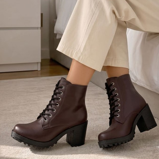 Bota Coturno Tratorado Marrom Café Feminina Salto Alto Grosso Amarrar Cano Curto Com Salto Calçado Inverno