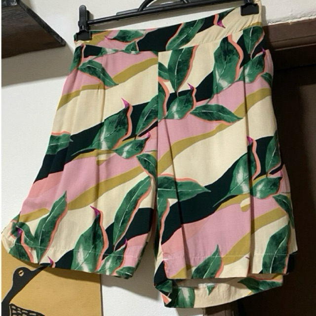 Bermuda Estampa Tropical Floral Tam 44 | 100% Viscose | Casua