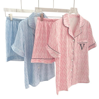 Pijama Feminino Americano Manga Curta Rosa e Azul com Monograma VS Cetim Premium