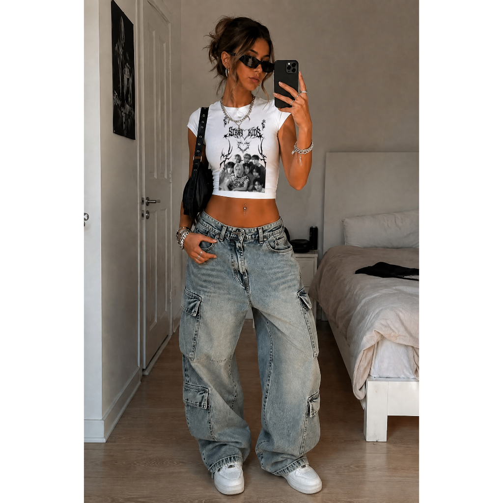 Blusa Stray kids baby tee baby look longuinha slim fit justa no corpo camiseta coreana kpop banda — imagem 2 de 2