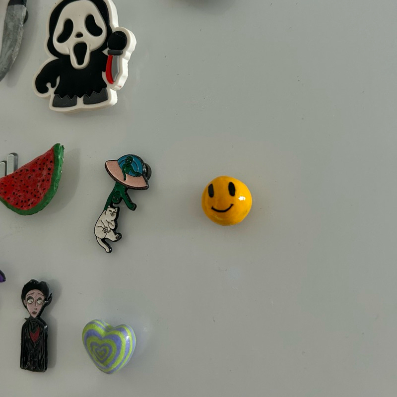 Imã de geladeira artesanal carinha feliz emoji para decoração feito à mão