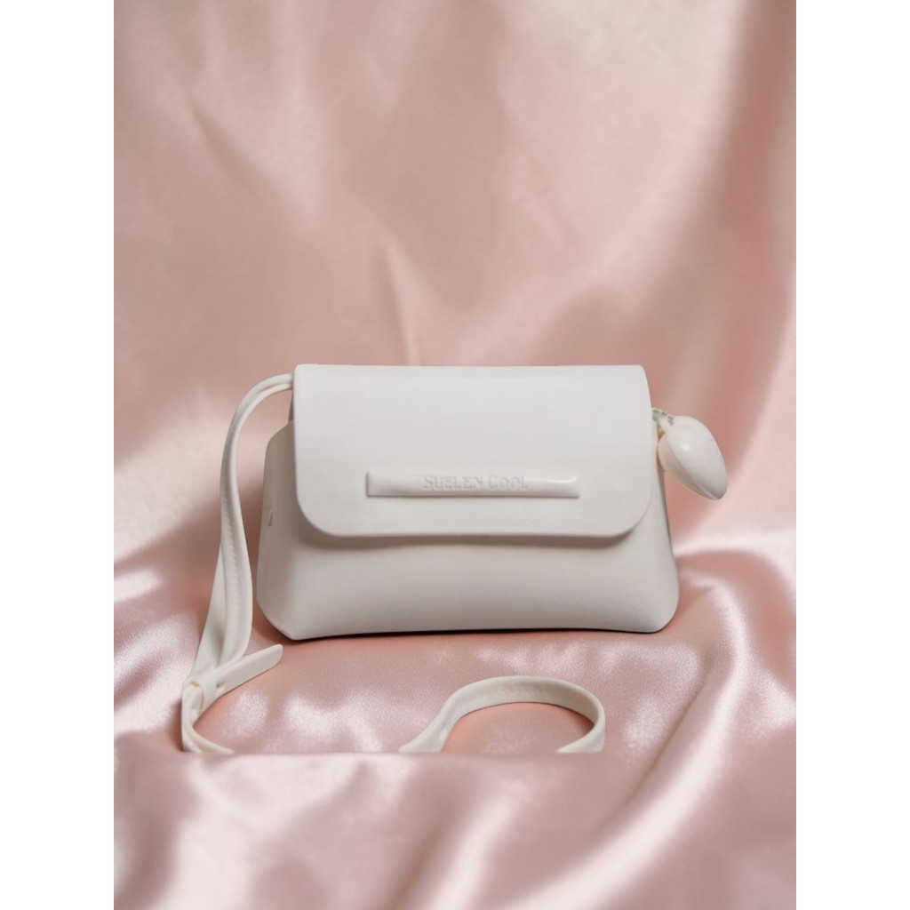 Bolsinha Feminina Pequena Suellen com Coração – Clutch, Necessaire Porta Maquiagem Oferta!