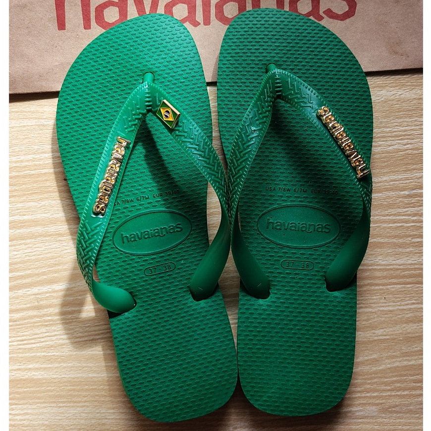 Detalhes do Havaianas Original do Brasil Copa Modelo top Personalizada com Pingente Bandeira e Logomarca Metalizada Torcida
