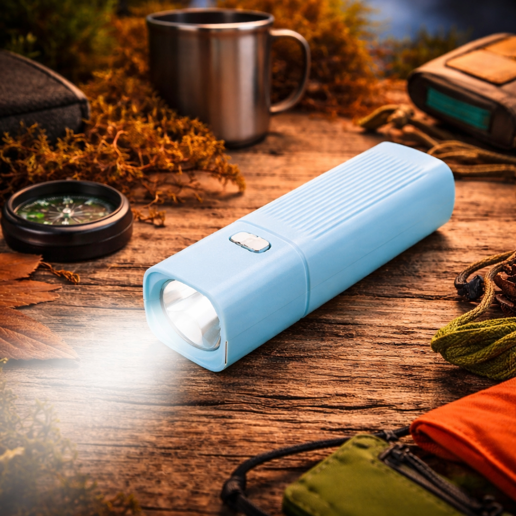 Lanterna LED Recarregável USB Portátil Luz Forte 3 Modos SOS Pequena em Oferta na Shopee