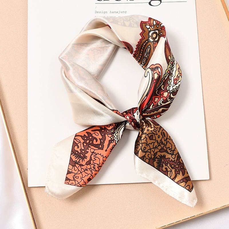 Lenço Feminino Cetim 50x50cm Estampa Paisley Elegante Multicolor Pequeno Versátil Para Cabelo Pescoço Bolsa