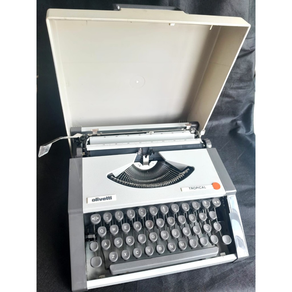 Máquina de escrever Olivetti Tropical