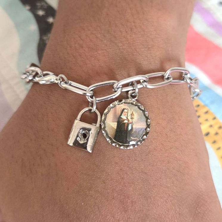 Pulseira Consagração Santa Clara Inox + Oração — Luz e Proteção | Presente Religioso Católico