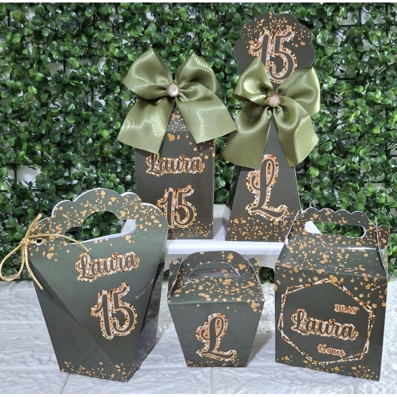 Kit Caixinhas 15 anos, Verde/Dourado. Lembrancinha Personalizada de Aniversário(FAZEMOS TDS IDADE,)