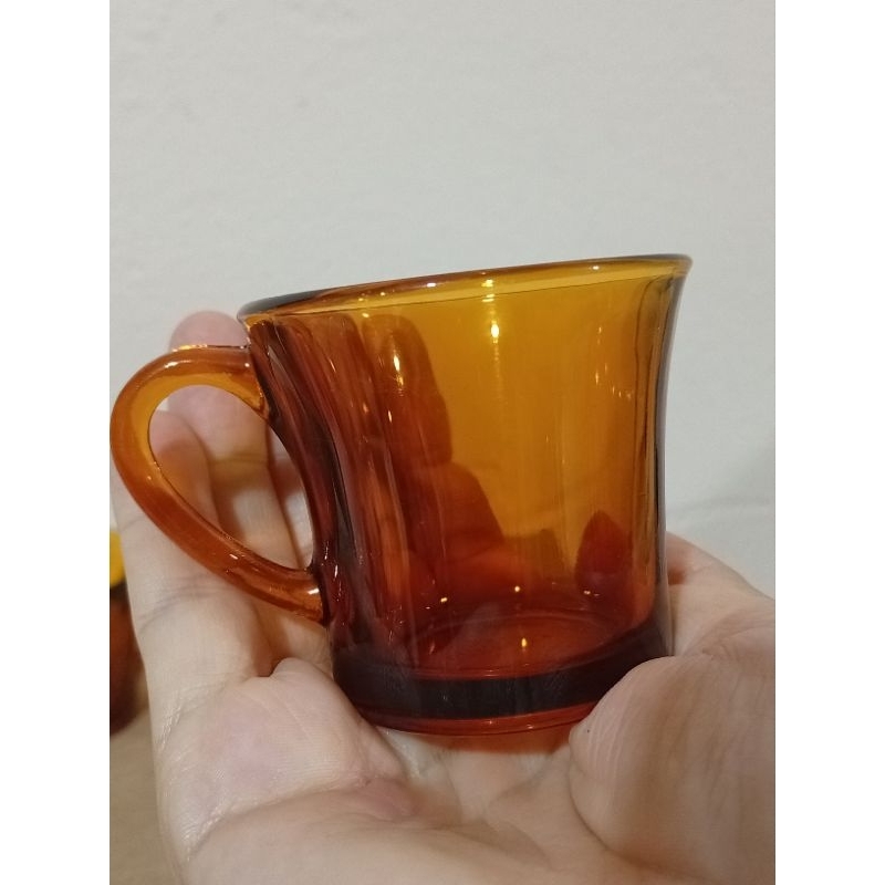 Xícara pequena para cafézinho Duralex âmbar antiga