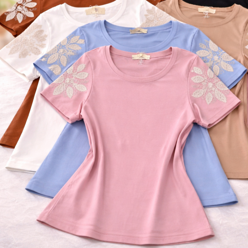 Blusa Feminina Elegante Bordada com Flor na Manga - Promoção !