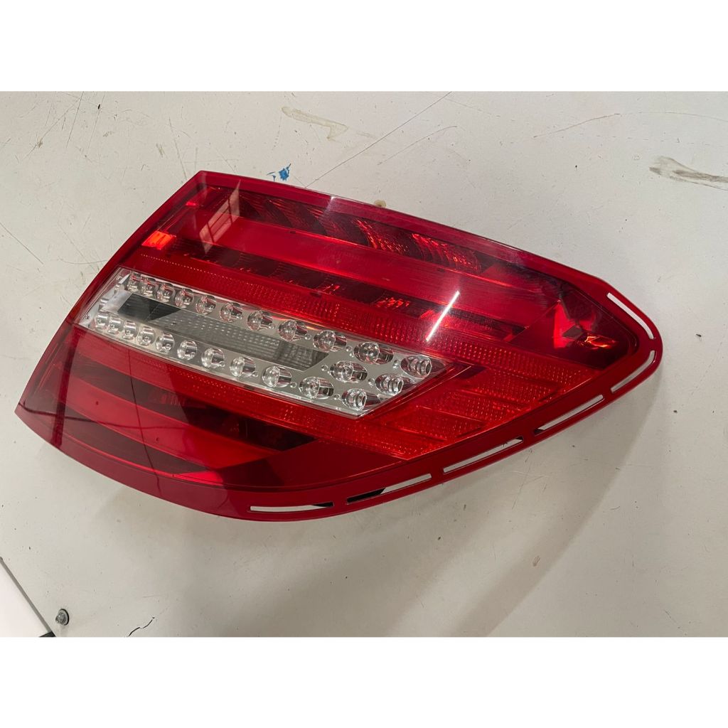 Lanterna traseira Mercedes c180/c200 direita 2011 até 2014 original (2048202764)