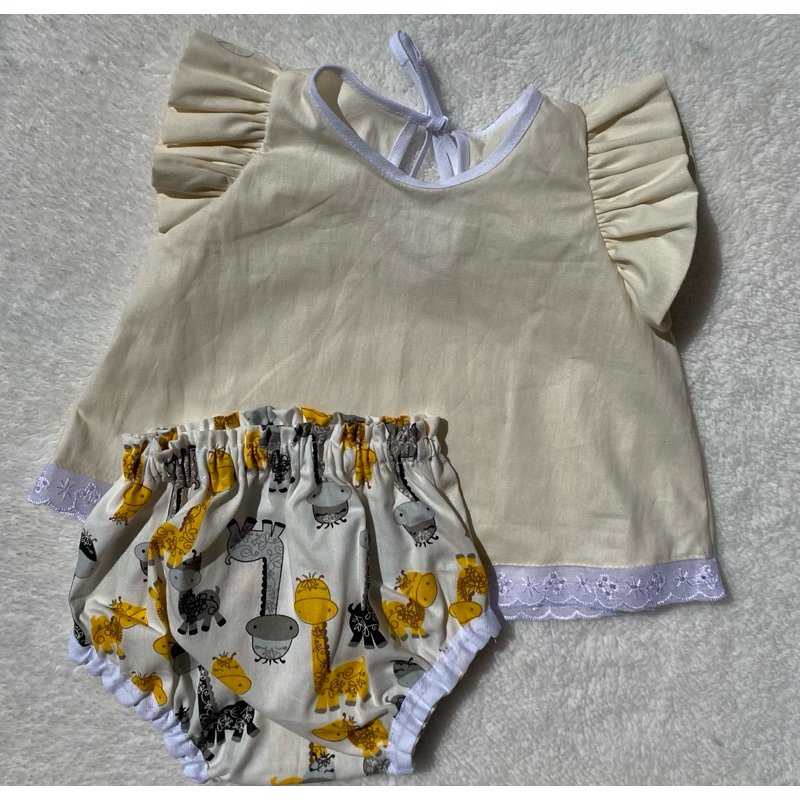 Conjunto Bebê Feminino Delicado 3 Meses – Blusinha + Tapa Fralda Estampado