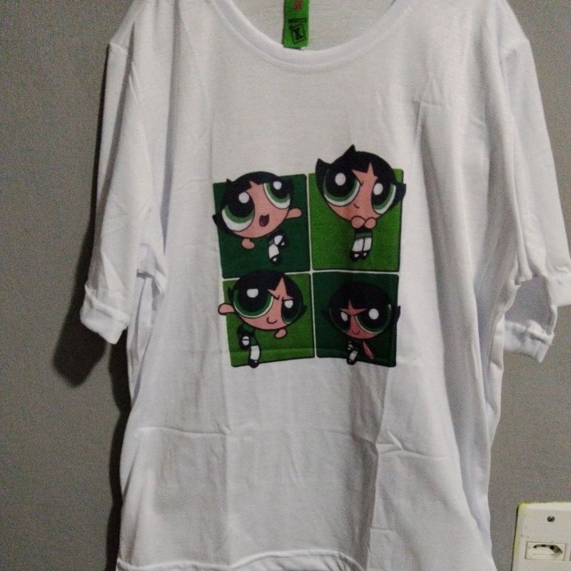 Camiseta T-Shirt Branca - Estampa Docinho (As Meninas Superpoderosas) - Estilo Retrô/Casual.
