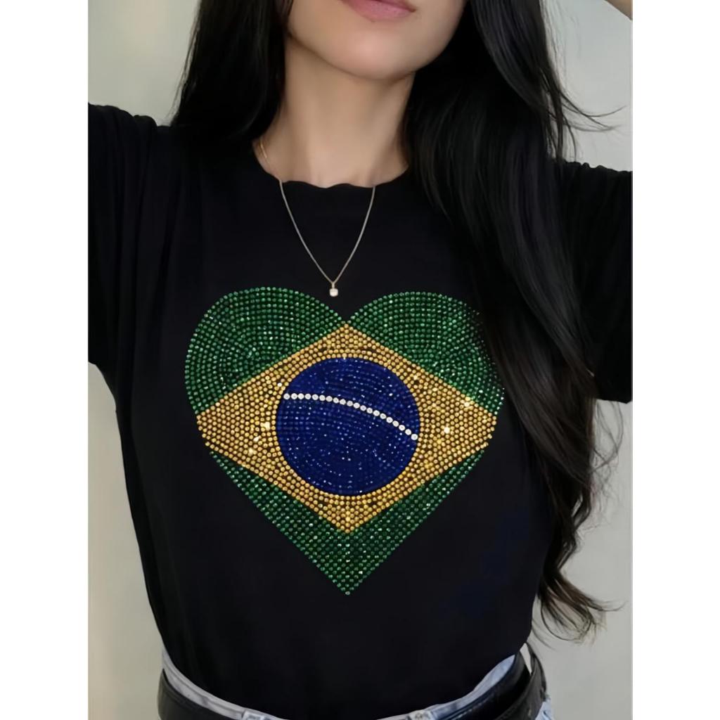 T-shirt Feminina Bandeira do Brasil em Strass Brilhante Copa 2026