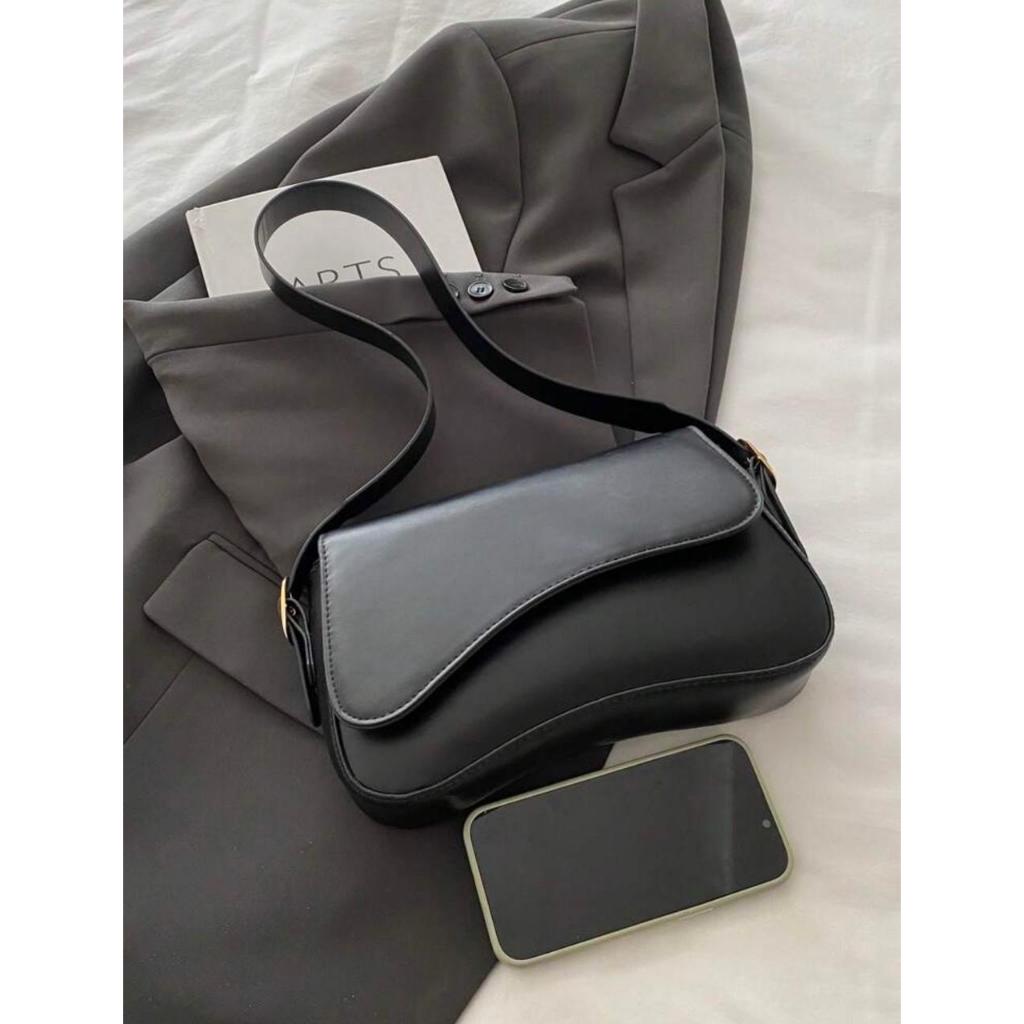 Bolsinha Baguete Luxuosa Versatil Leve Material importado Oferta