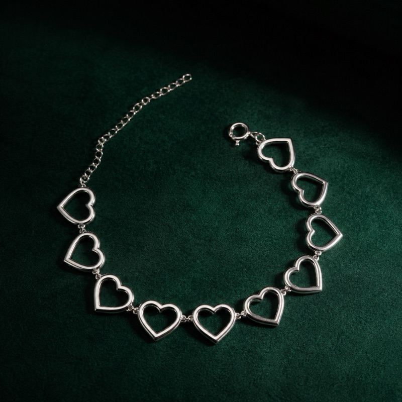 Pulseira Prata 925 com Corações Vazados Delicada e Elegante