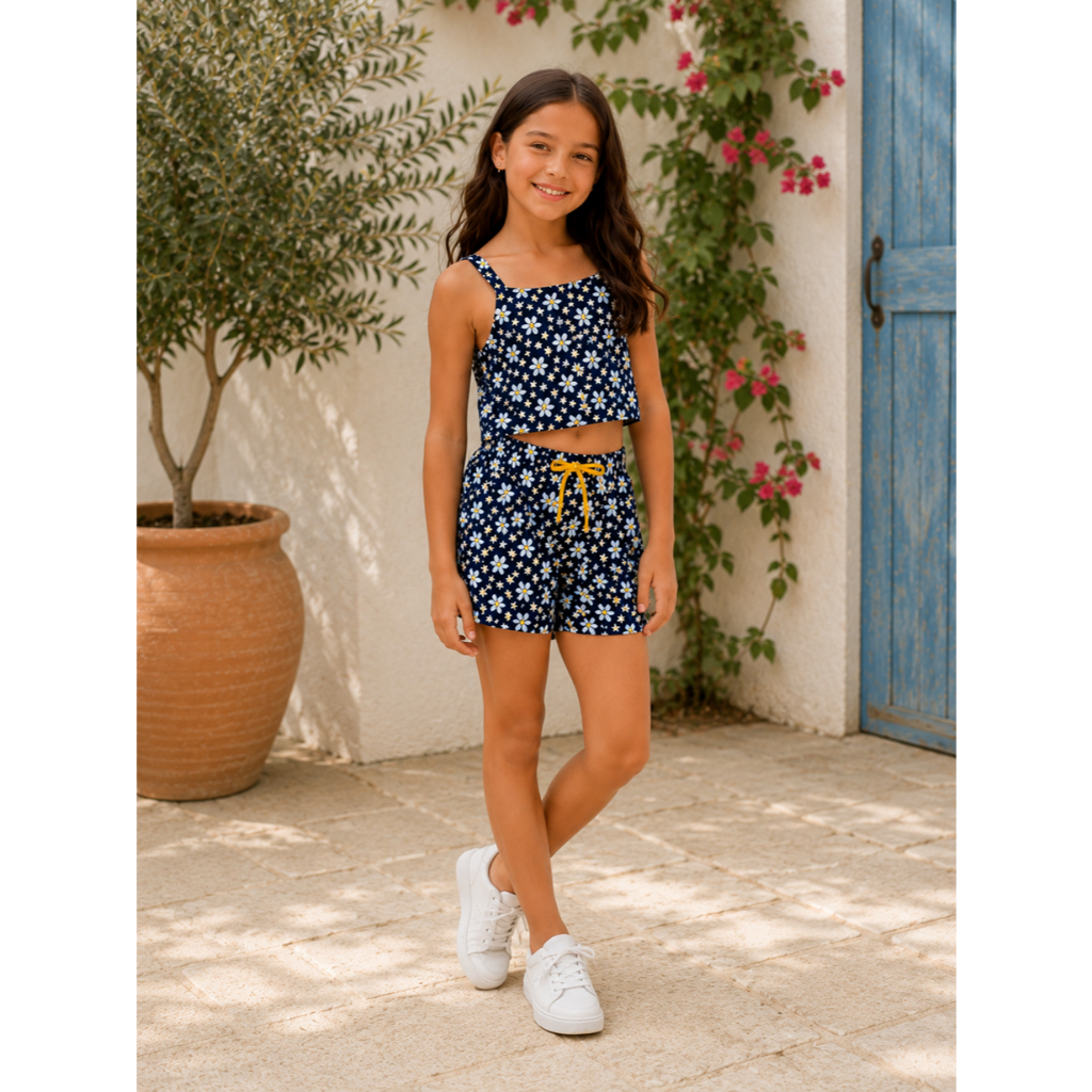 Conjunto Infantil Menina Verão Estampado Blusa Cropped de Alça e Bermuda  Estampada em Poliflex
