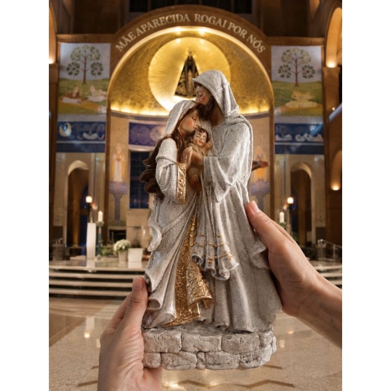 sagrada familia 30 cm (gesso+ resina poliéster +po de mármore)