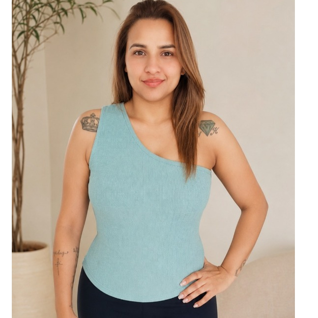 blusinha feminina tricô, um ombro só, blusa mula manca, nula manga, tricô feminino elegante, moda feminina tendência