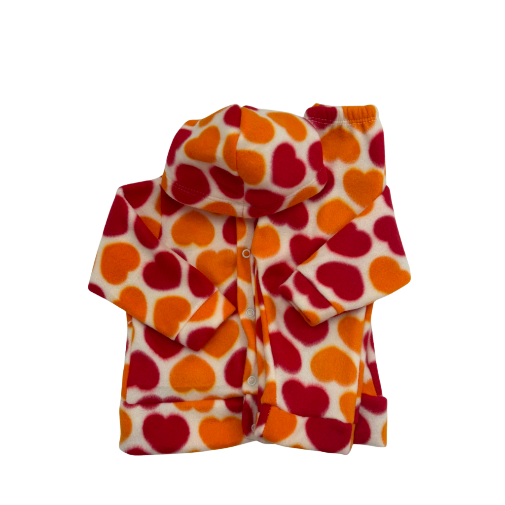 Conjunto Infantil Soft com Capuz Corações Unissex Quentinho Tamanhos P, M e G