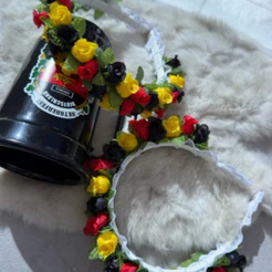 Tiara para Oktoberfest com Flores | Arco Frida Alemã | Acessório de Cabelo Feminino | Fenarreco | Acessórios Típicos