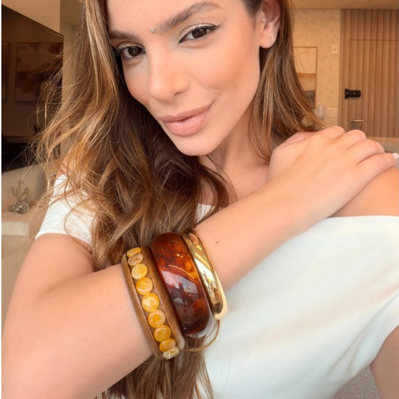 Kit Pulseiras Femininas Madeira Marrom Branca Âmbar Bracelete Elegante