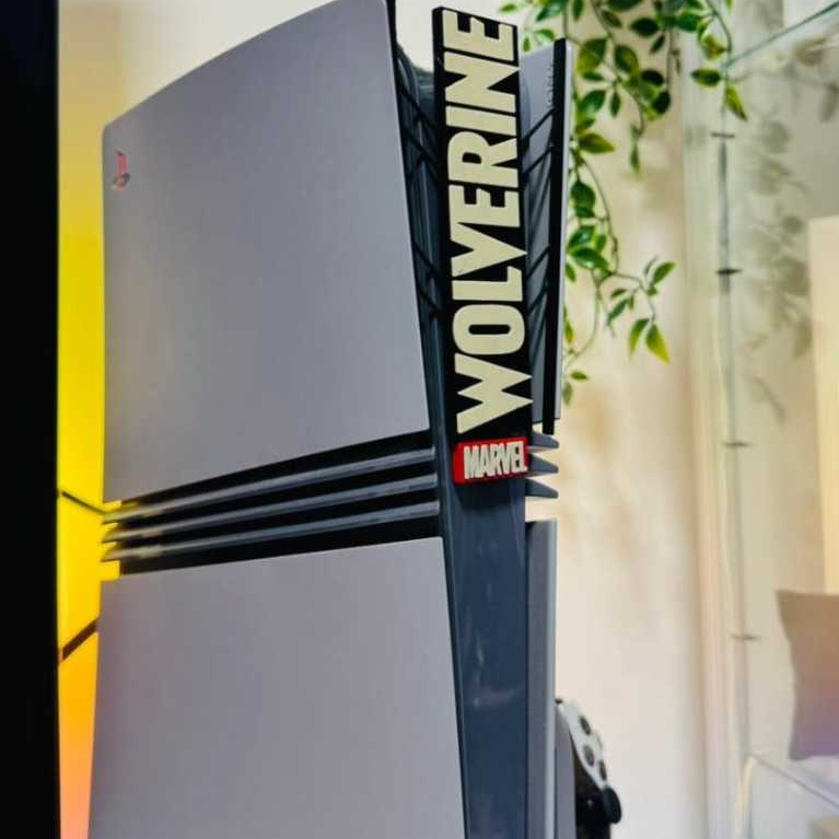 Capa Decorativa Wolverine para PS5 FAT SLIM e PRO Vertical