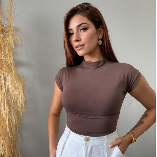 Blusa Feminina Canelada Gola Alta Justa Manga Curta Básica Estilo Moda Casual