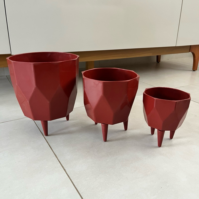 kit 3 Mini Vasos Plantas Decorativos Cachepot Facetado plástico com Pé em Oferta na Shopee