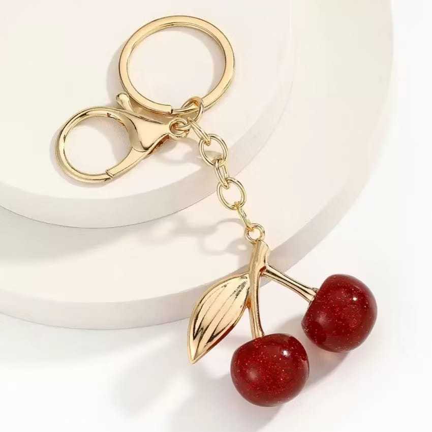 Chaveiro Cereja de Cristal – Pingente Feminino para Chaves, Bolsa ou Mochila | Acessório Fofo e Elegante