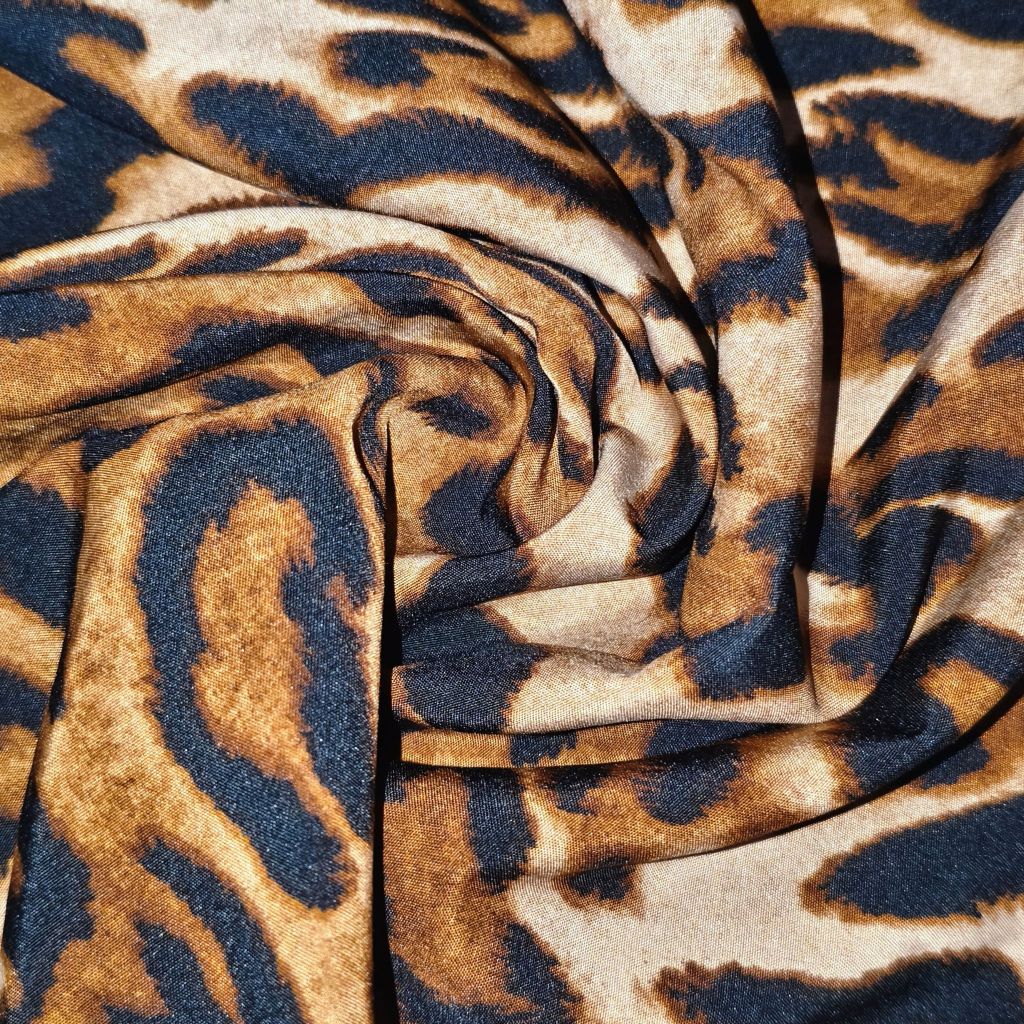 Blusa Regata Feminina de Alça Larga Crepinho Poliester com Forro Interno e Tecido Leve e Macio para Primavera-Verão