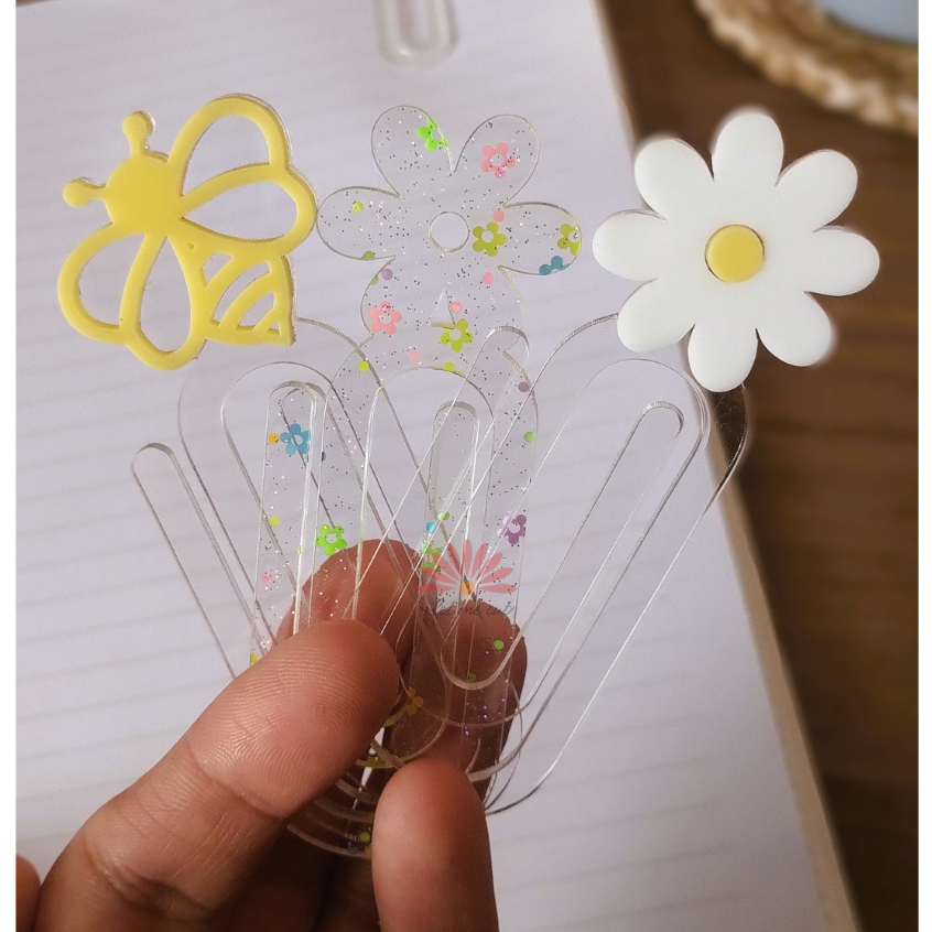 Marcadores de Página de Acrílico Abelha e Margaridas | Papelaria Fofa Criativa