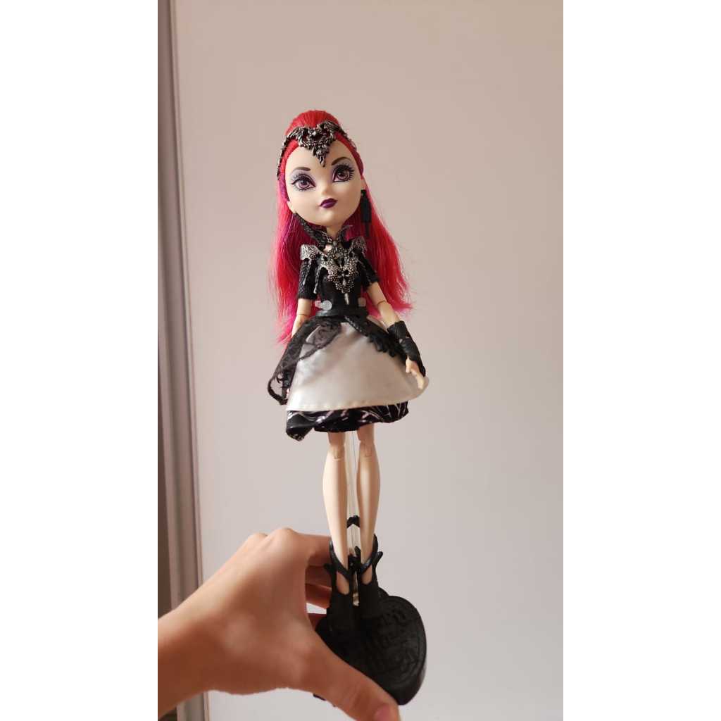 Boneca Rainha Má Ever After high Jogo Dragões - Mattel