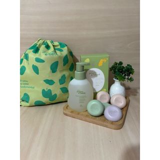 Kit Mamae e Bebe ou Papai e Bebê  Shampoo + Sabonetes Mamãe e Bebê Variados + Saquinho Organizador