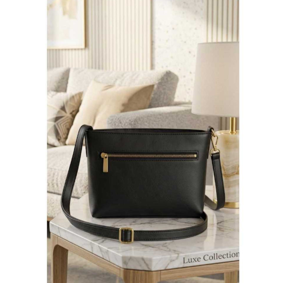 Bolsa Feminina Transversal em Couro Sintético | Alça Ajustável e Zíper Dourado – Moda Elegante e Sofisticada”