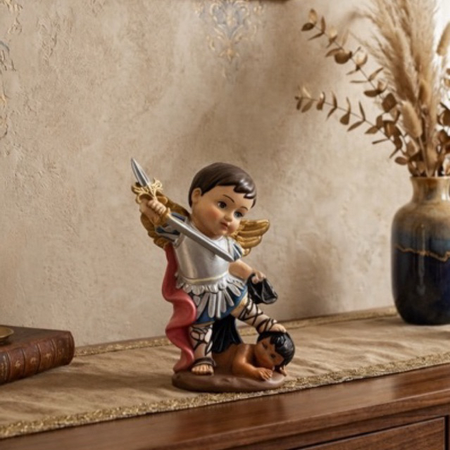 Imagem Infantil São Miguel Arcanjo 14,5 cm Resina Importada Linda Delicada e Pronta Pra Decorar