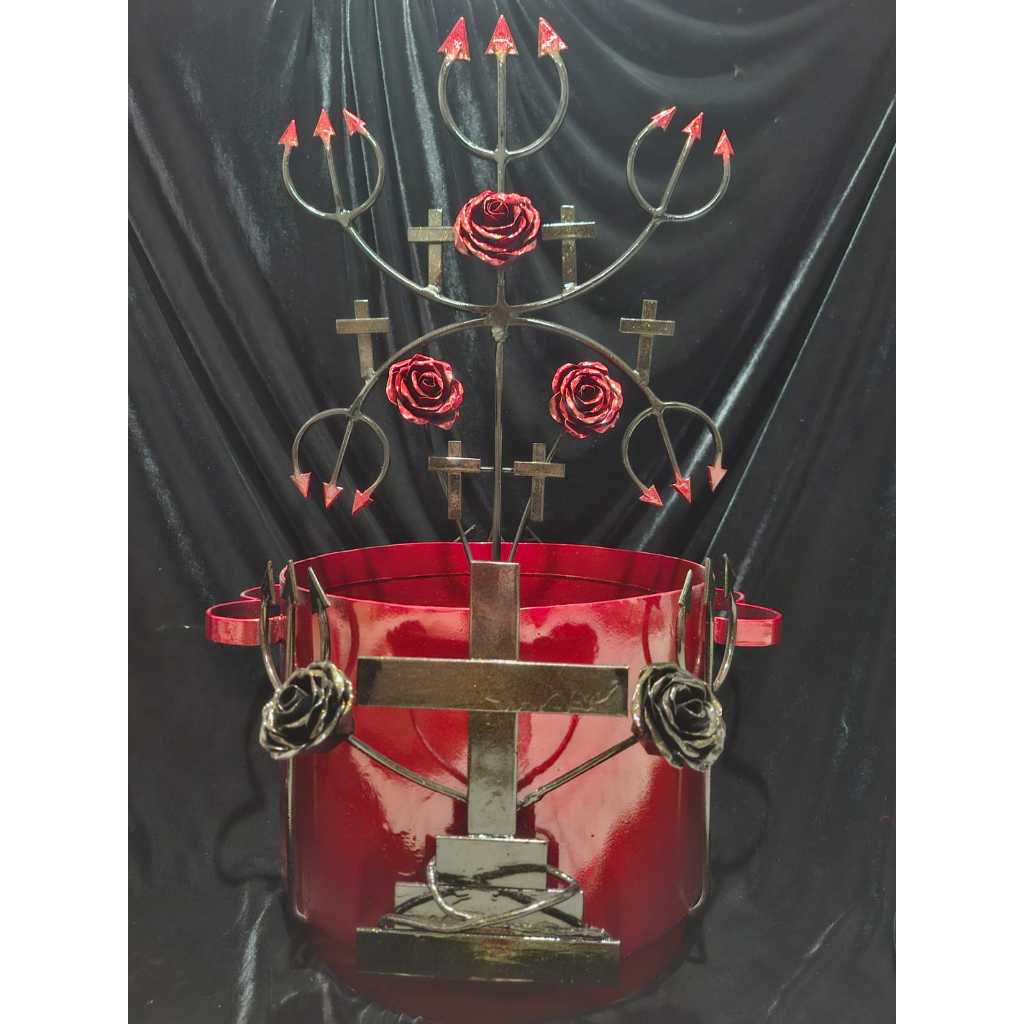 Conjunto para Assentamento  Grande Pombagira Maria Quiteria Ferramenta e Caldeirao