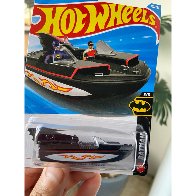 BATMAN 1966 BAT BOAT/BATEAU BLACK - HOT WHEELS - TEMÁTICOS LINHA BATMAN DC CLASSIC