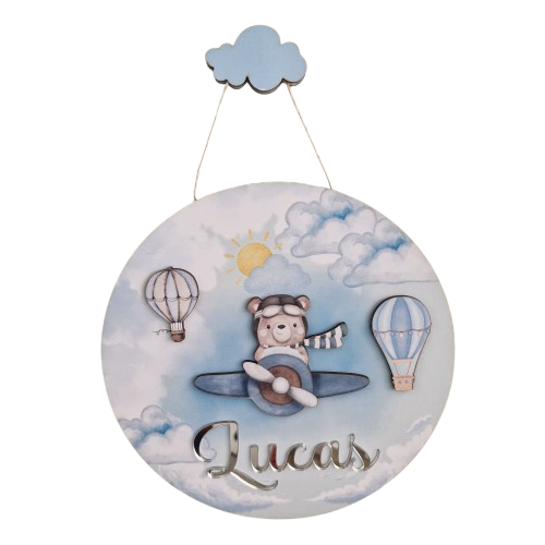 Enfeite Porta Maternidade Ursinho Aviador com Nome Personalizado, alto relevo / Placa Decorativa Bebê MDF 25cm