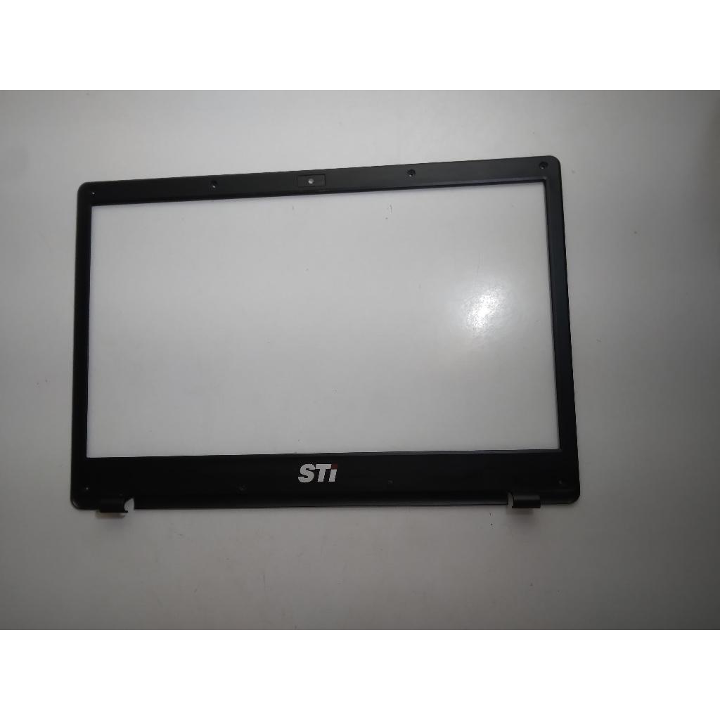 MOLDURA DA TELA PARA NOTEBOOK STI UB1401